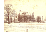 Stephens Feild, Dukes McKnight, House on Oak Street. circa 1900 (021-020-046)